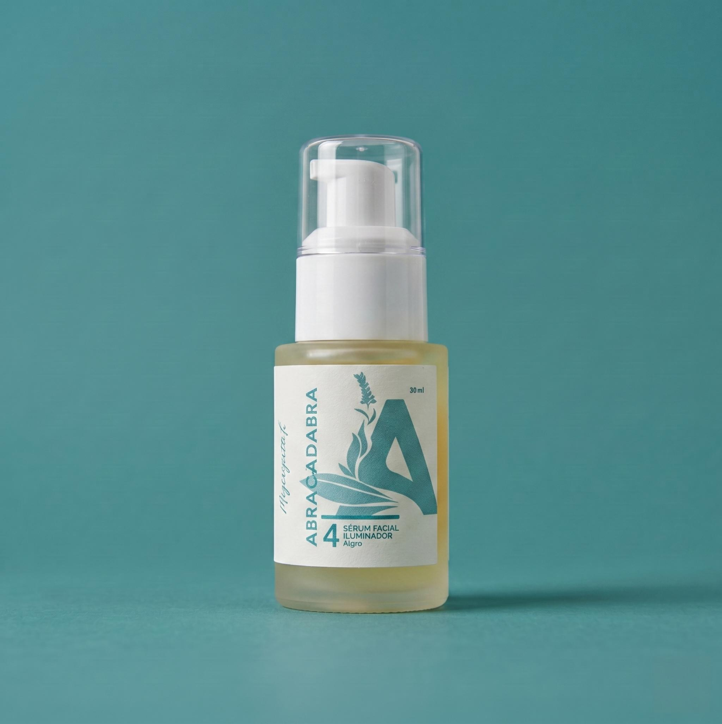 Con nuestro serum facial iluminador obtienes Luminosidad, firmeza y acción despigmentante en un solo serum. Diseñado para iluminar, hidratar y reducir manchas, este poderoso elixir facial ofrece una potente acción antioxidante y antienvejecimiento.